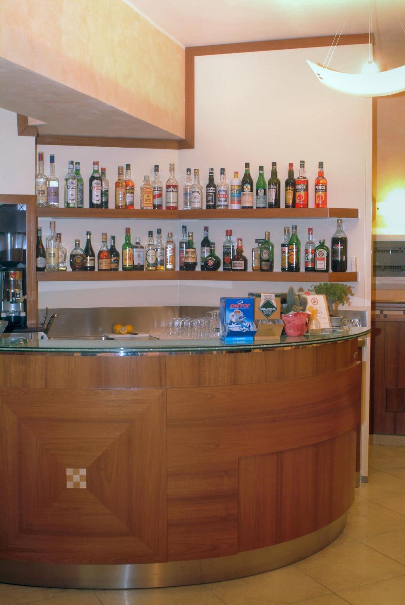 Hotel Sole カスティオーネ・デッラ・プレゾラーナ エクステリア 写真